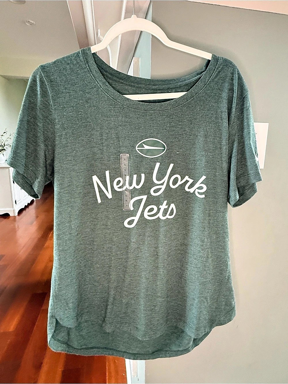 Nike Women’s dry fit New York Jets NFL Team Apparel T-Shirt Green NWT size L